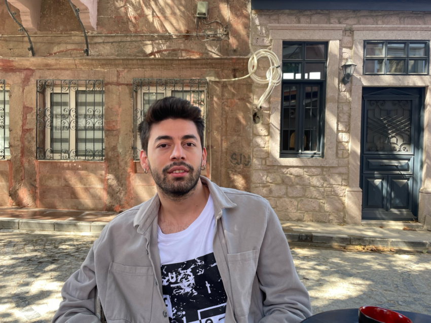 Uzman Psikolog Emre Gökçeoğlu Sosyal Medyada Kısa Sürede Binlerce İnsana Ulaştı